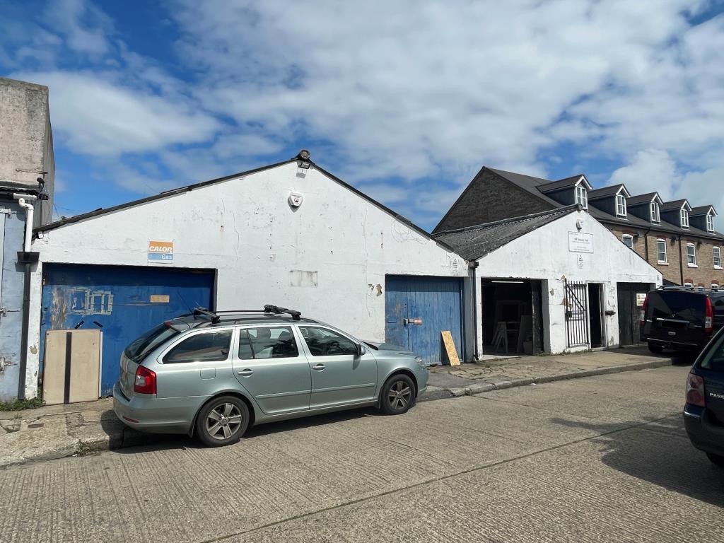 Lot: 162 - THREE INDUSTIRAL UNITS WITH POTENTIAL FOR RE-DEVELOPMENT - Units 2 & 3